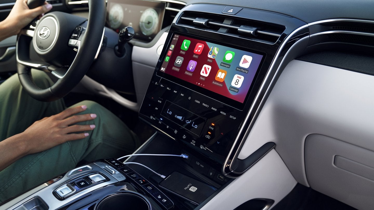 2022 Tucson Interior | Mike Kelly Hyundai in Butler PA